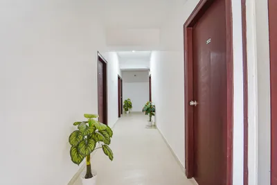 Lobby-corridor