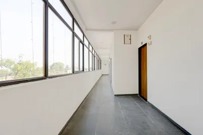 Lobby-corridor