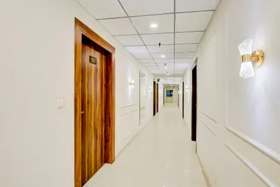 Lobby-corridor