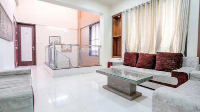 Lobby-corridor