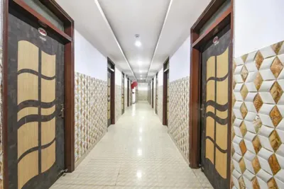 Lobby-corridor