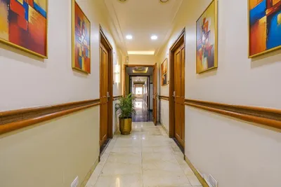 Lobby-corridor