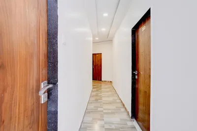 Lobby-corridor