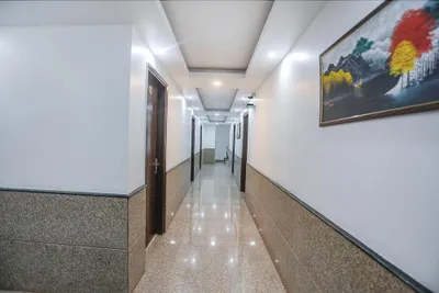 Lobby-corridor