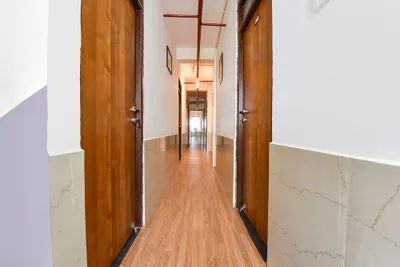 Lobby-corridor