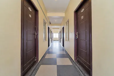 Lobby-corridor