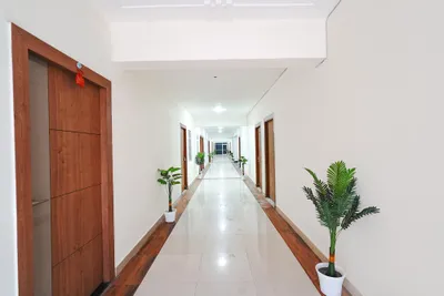 Lobby-corridor