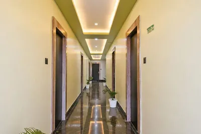 Lobby-corridor