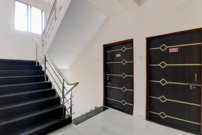 Lobby-corridor