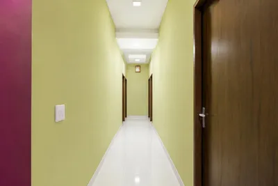 Lobby-corridor