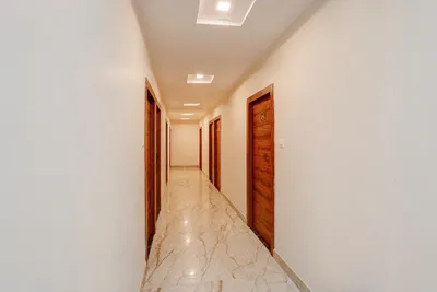 Lobby-corridor