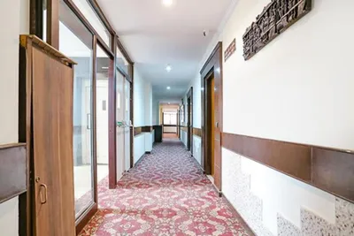 Lobby-corridor