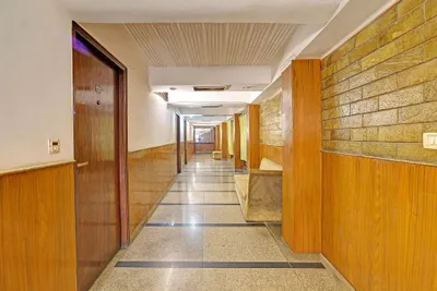 Lobby-corridor