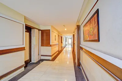 Lobby-corridor