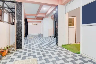 Lobby-corridor