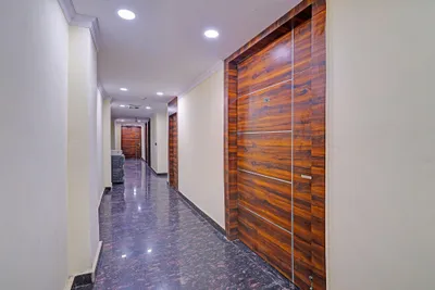 Lobby-corridor
