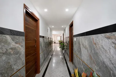 Lobby-corridor