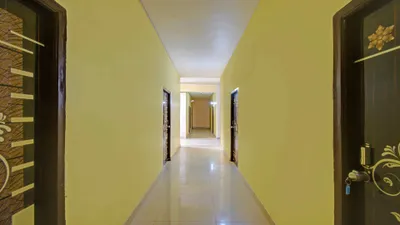 Lobby-corridor