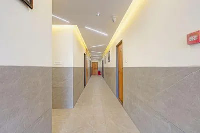 Lobby-corridor