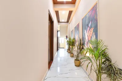 Lobby-corridor