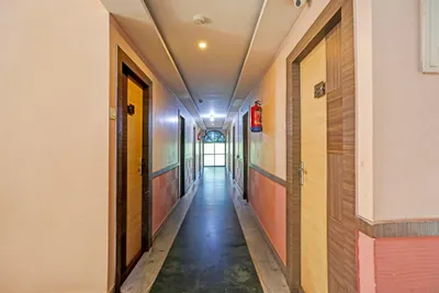 Lobby-corridor