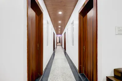 Lobby-corridor