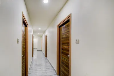 Lobby-corridor