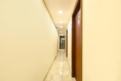 Lobby-corridor