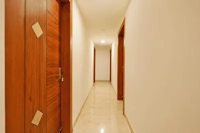 Lobby-corridor