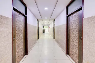 Lobby-corridor