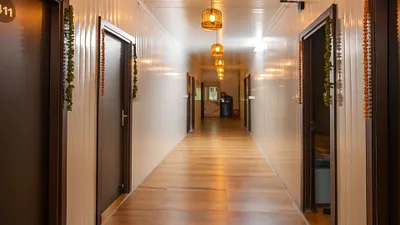 Lobby-corridor