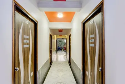 Lobby-corridor