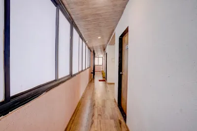 Lobby-corridor