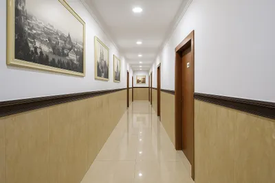 Lobby-corridor