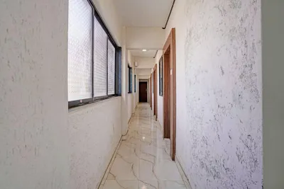 Lobby-corridor