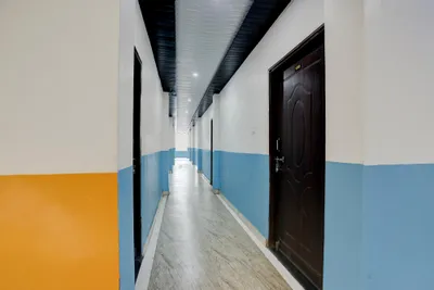 Lobby-corridor