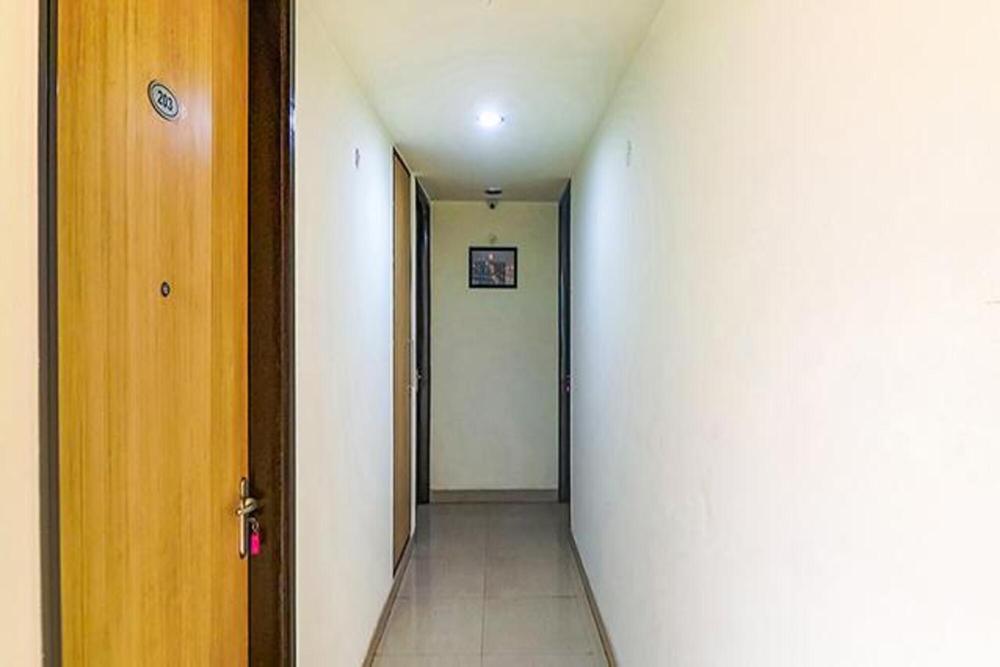 Lobby-corridor
