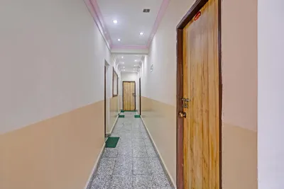 Lobby-corridor