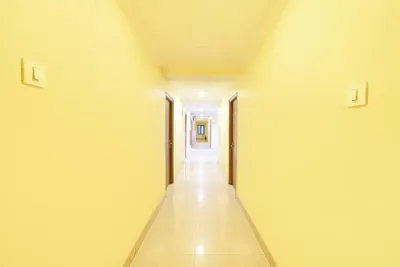 Lobby-corridor
