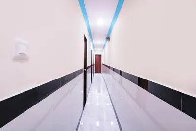 Lobby-corridor
