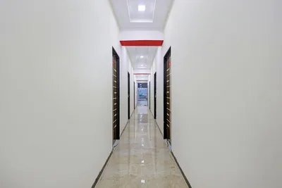 Lobby-corridor
