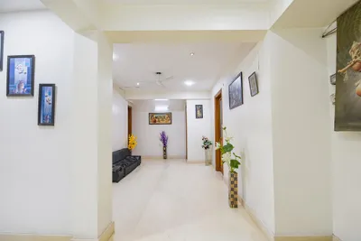 Lobby-corridor