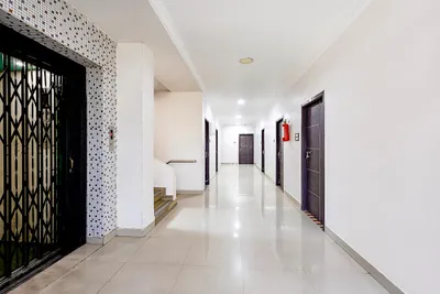 Lobby-corridor