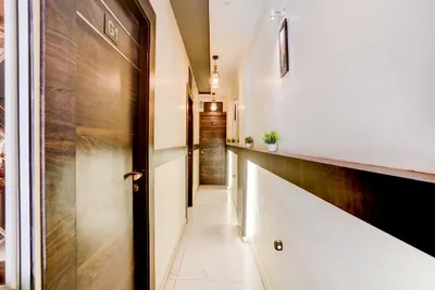 Lobby-corridor