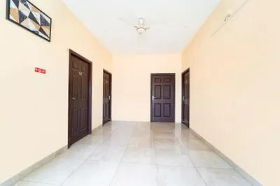 Lobby-corridor