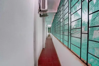 Lobby-corridor