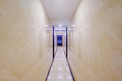Lobby-corridor