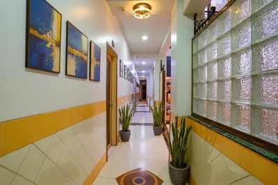 Lobby-corridor