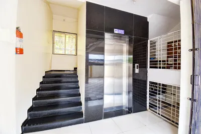 Lobby-corridor