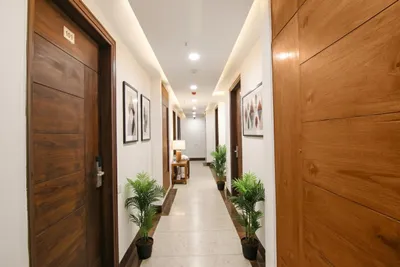 Lobby-corridor